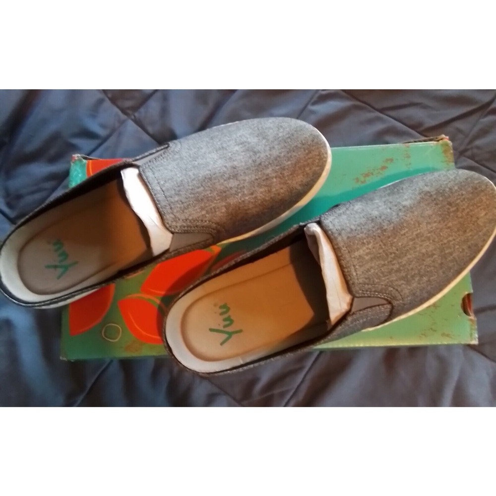 tennis shoes YUU‎